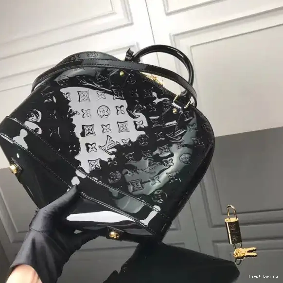 First bag ru VUITTON PM ALMA LOUIS 0613